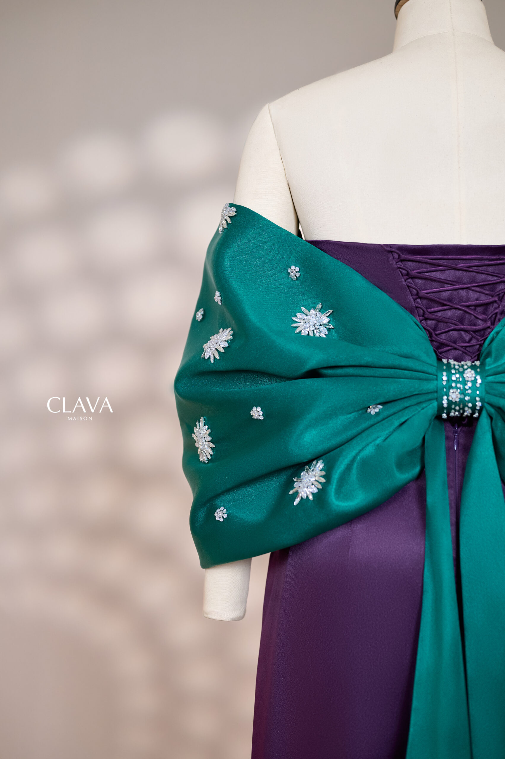 Clava Estevon 26 Long-Tailed Cloak - Ảnh 2