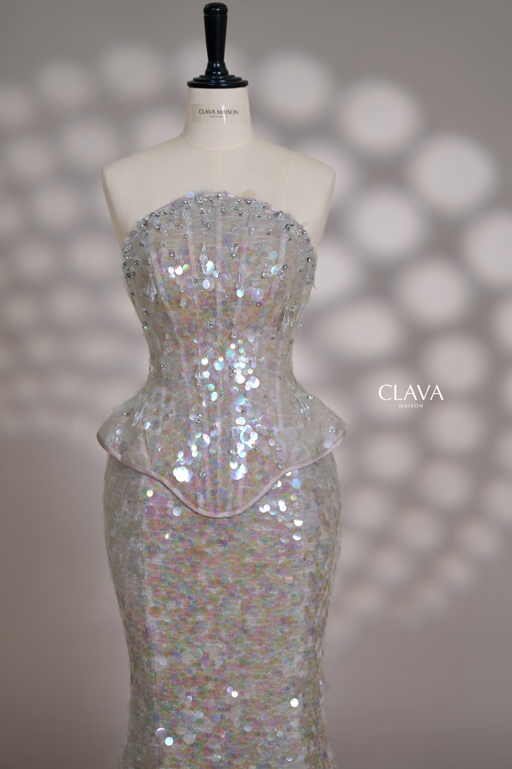 Clava Eleonora 26 Custom-Tailored Dress Set - Image 5