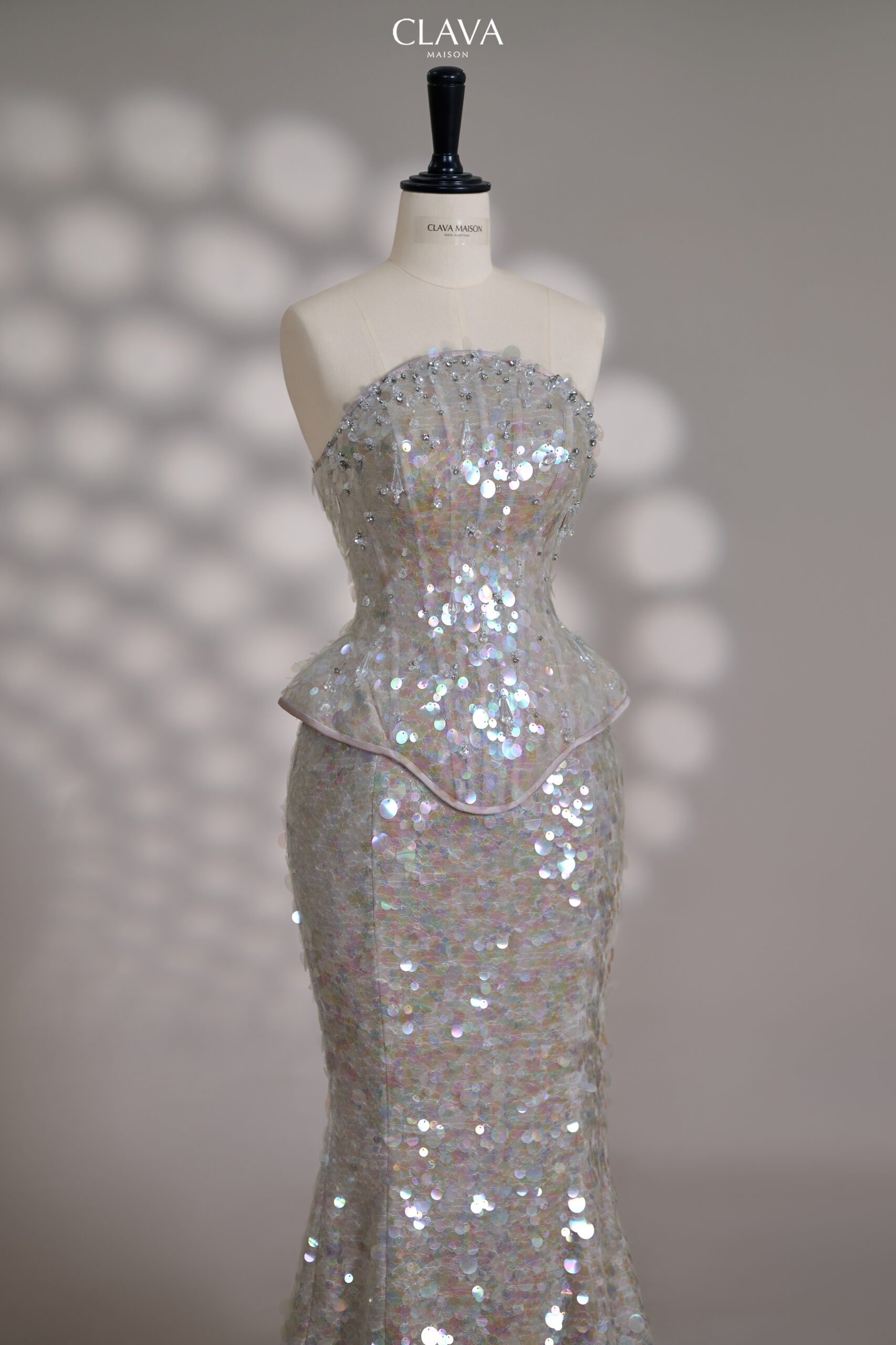 Clava Eleonora 26 Custom-Tailored Dress Set - Image 4