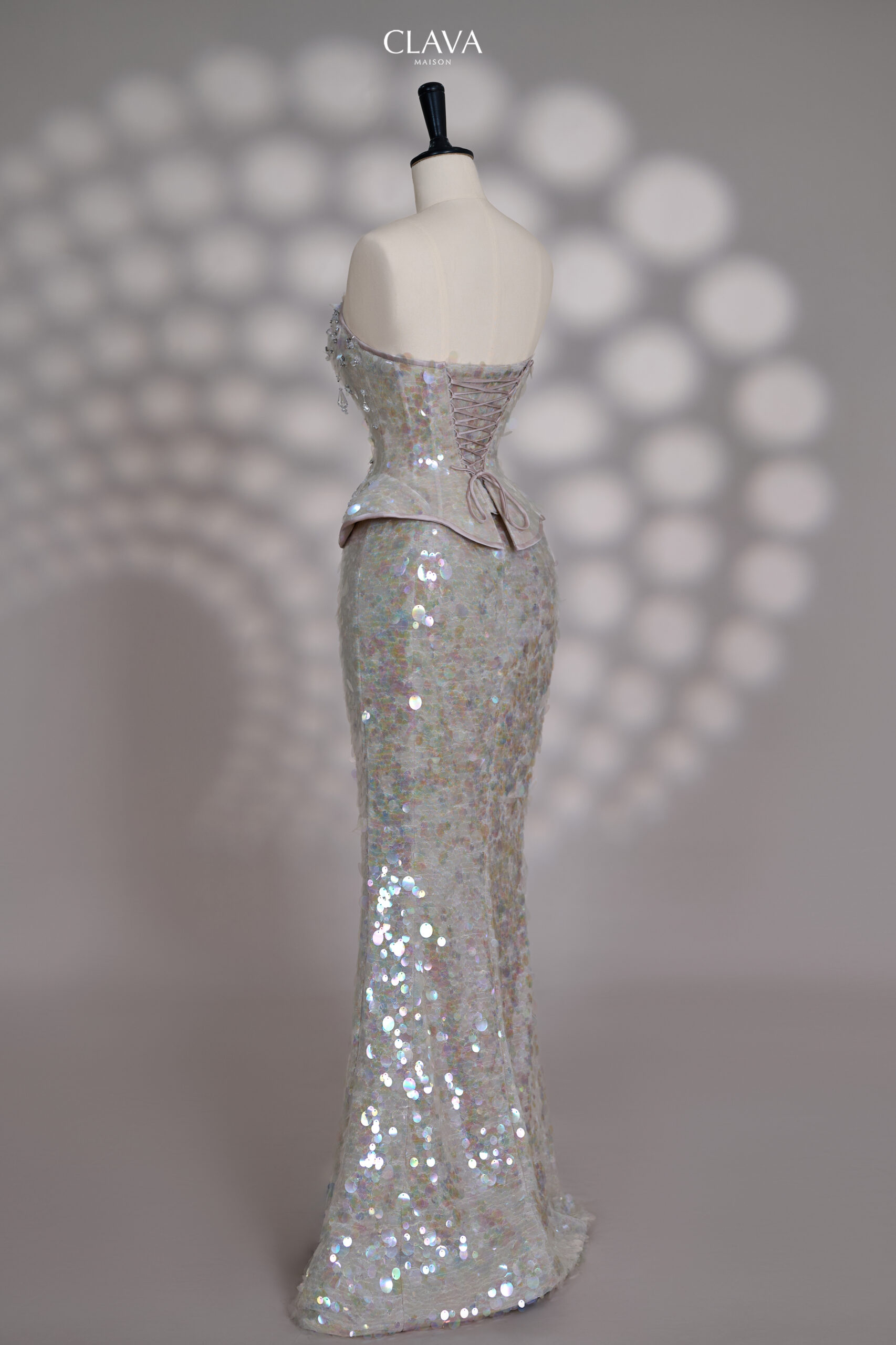 Clava Eleonora 26 Custom-Tailored Dress Set - Image 3